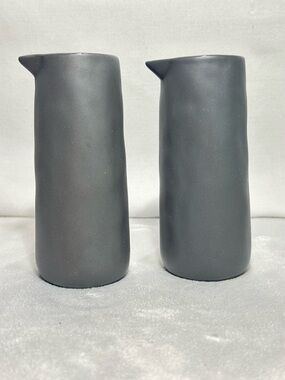 Be Home 2 Tam Stoneware Pouring Carafe, Decanter, Slate, Dk. Grey 4.75x2.25x2”